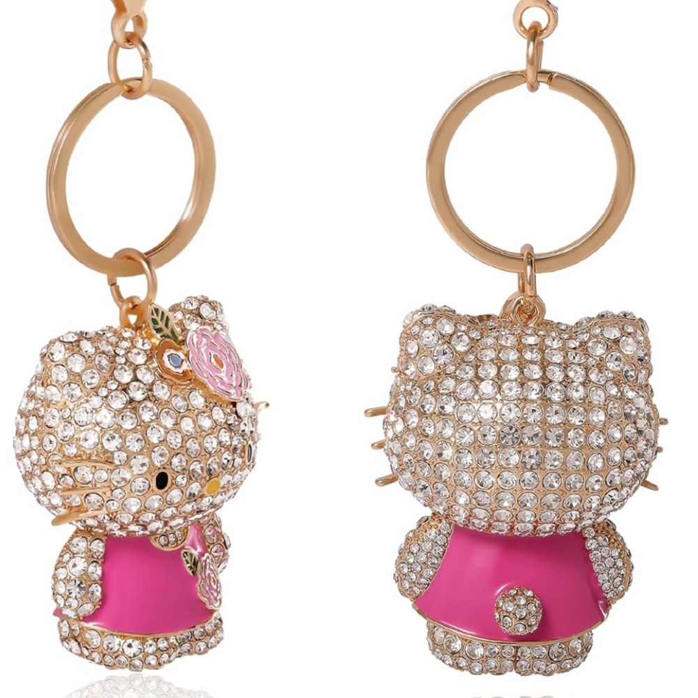 Hello Kitty Crystal Keychain - Picture 3 of 5